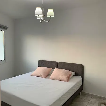 Διαμέρισμα Newly Renovated Beachside In Kato Πάφος