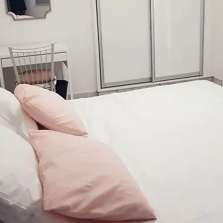 아파트 Newly Renovated Beachside In Kato *